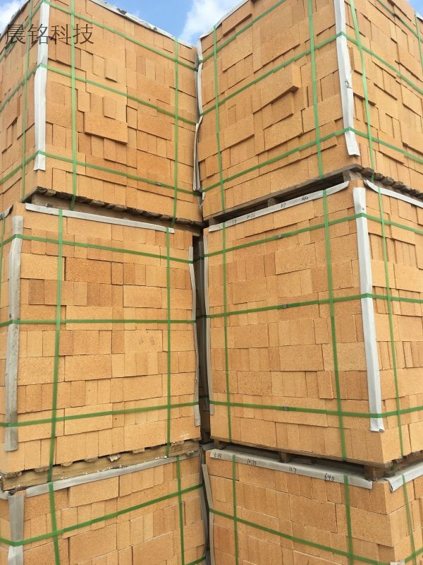 Clay brick